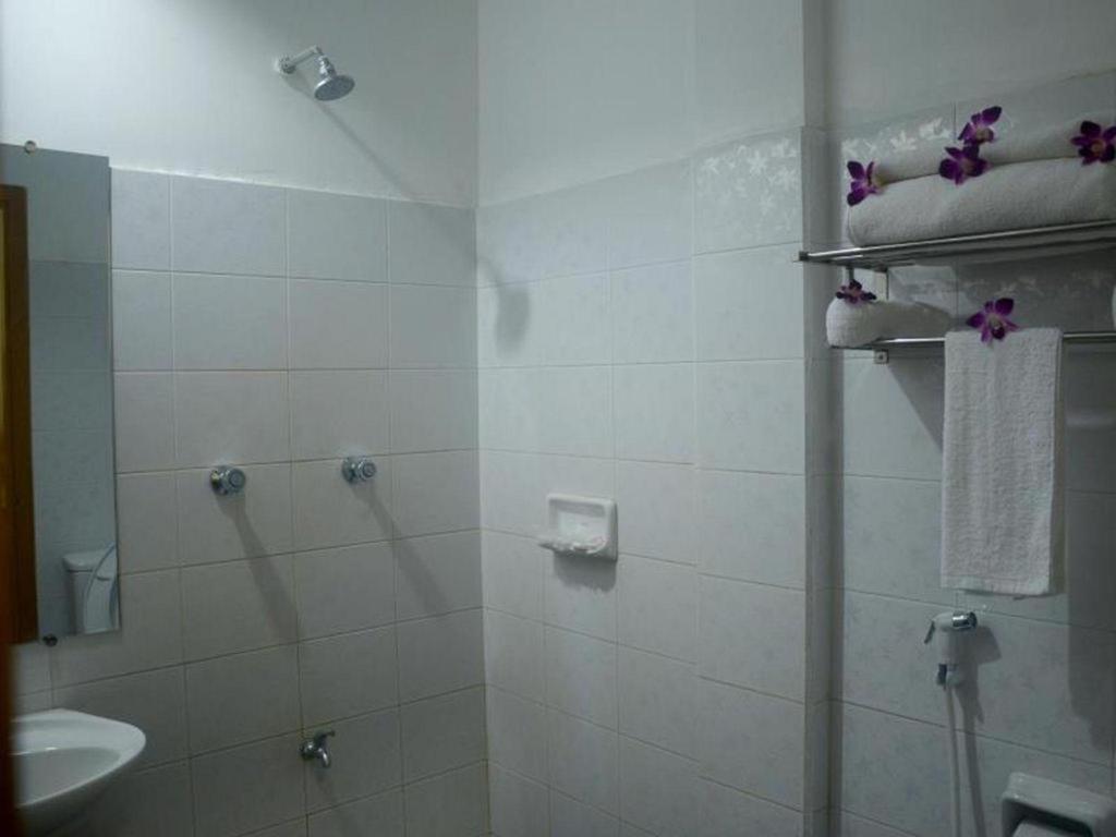 Diamond Crown Hotel Dawei Buitenkant foto