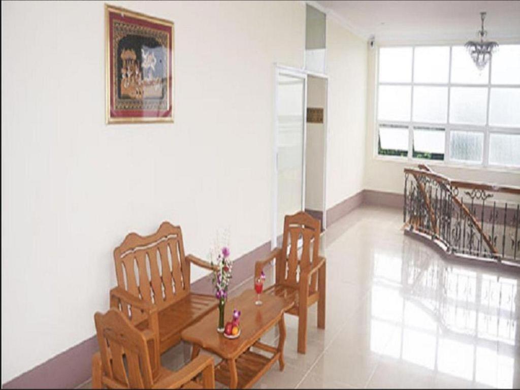 Diamond Crown Hotel Dawei Buitenkant foto
