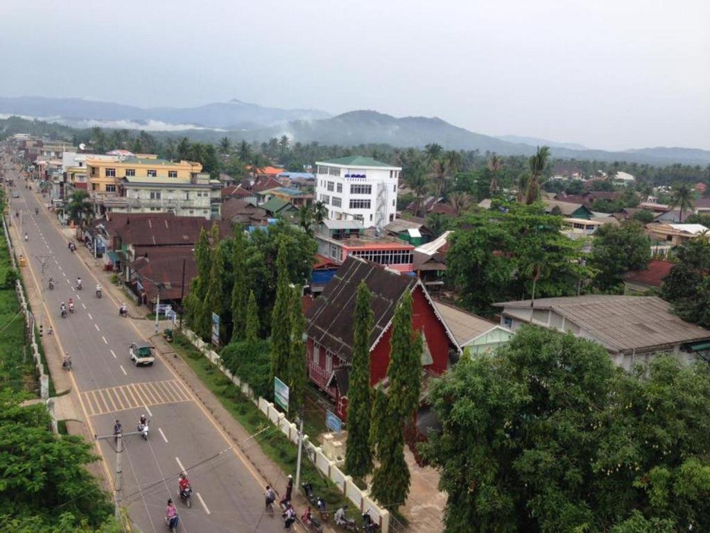Diamond Crown Hotel Dawei Buitenkant foto
