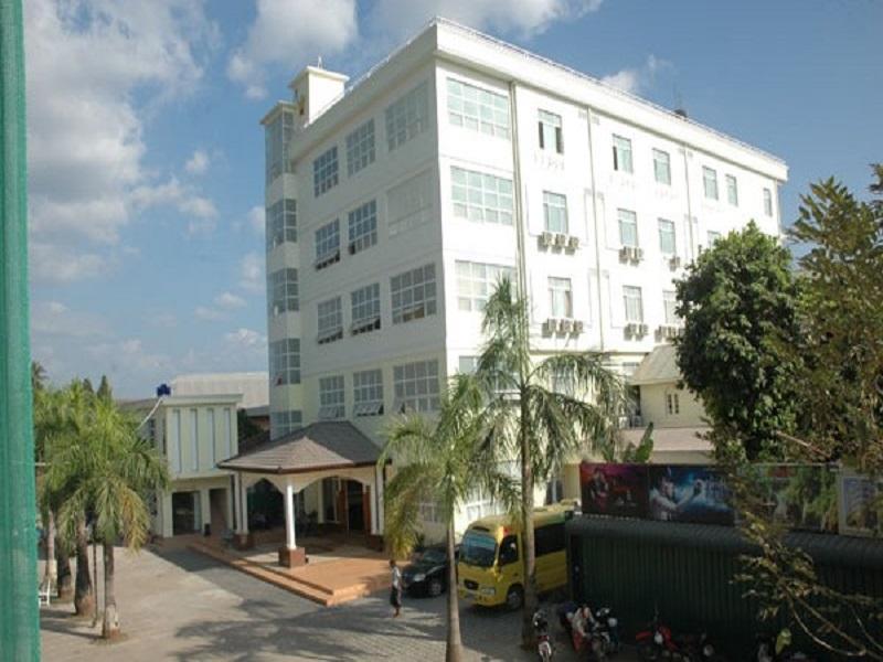 Diamond Crown Hotel Dawei Buitenkant foto
