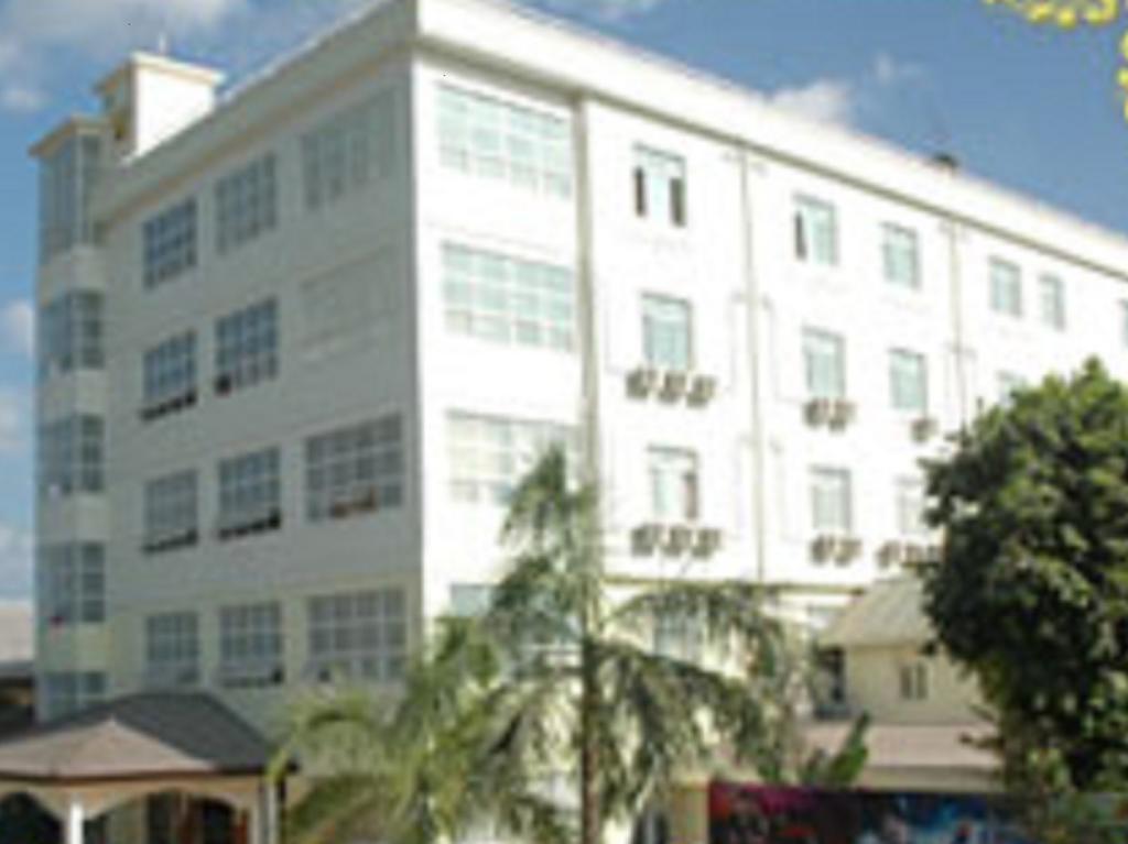 Diamond Crown Hotel Dawei Buitenkant foto
