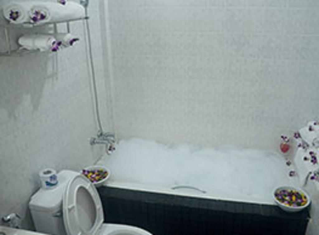 Diamond Crown Hotel Dawei Buitenkant foto