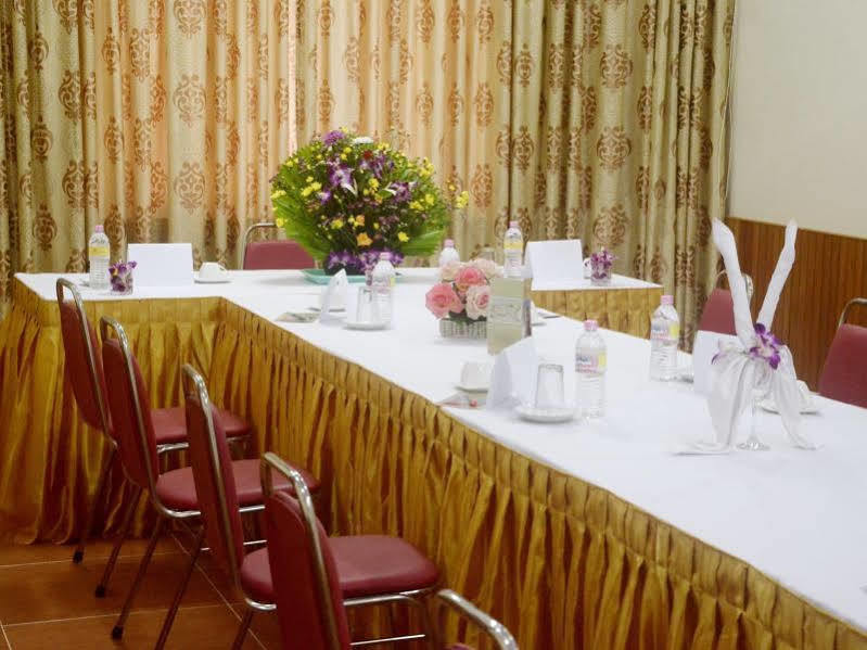 Diamond Crown Hotel Dawei Buitenkant foto